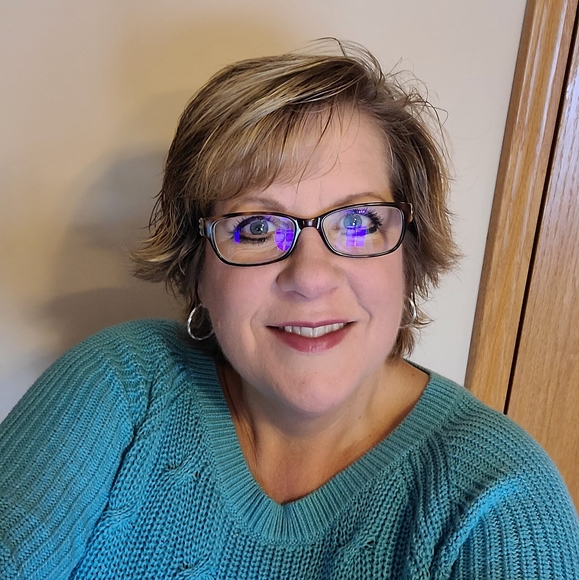 Meet your Posher, Karen - Picture 1 of 1